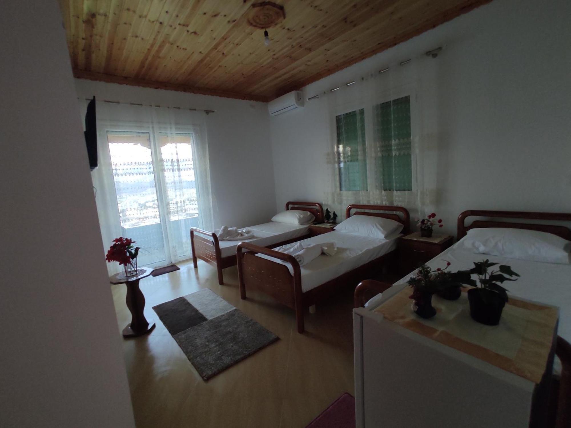 Dino Guest House Gjirokastër Dış mekan fotoğraf